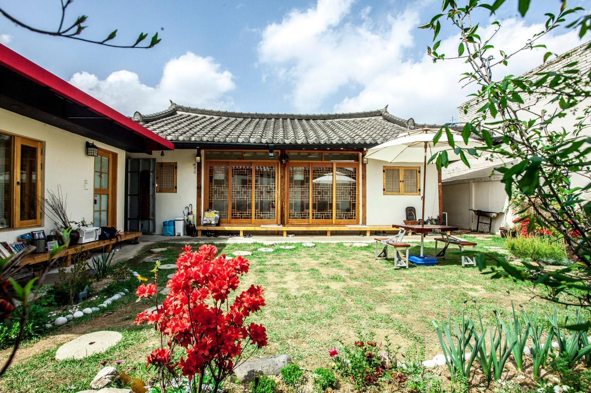 Jeonju Indigo Hanok Guesthouse Dış mekan fotoğraf